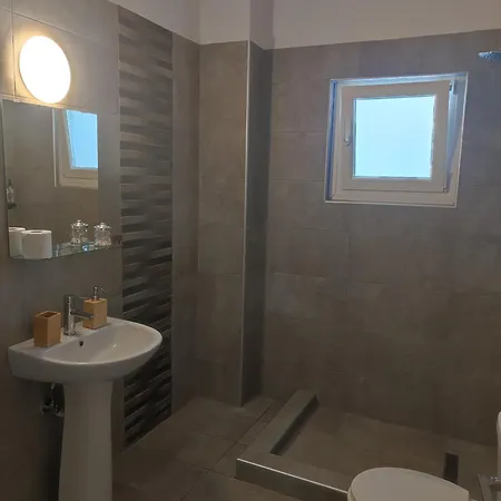 Апартаменты Sea Breeze 301 *